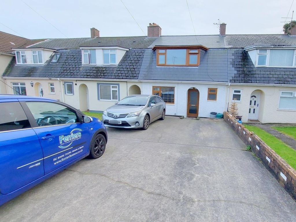 3 bed terraced house for sale in East Avenue, Kenfig Hill, Bridgend