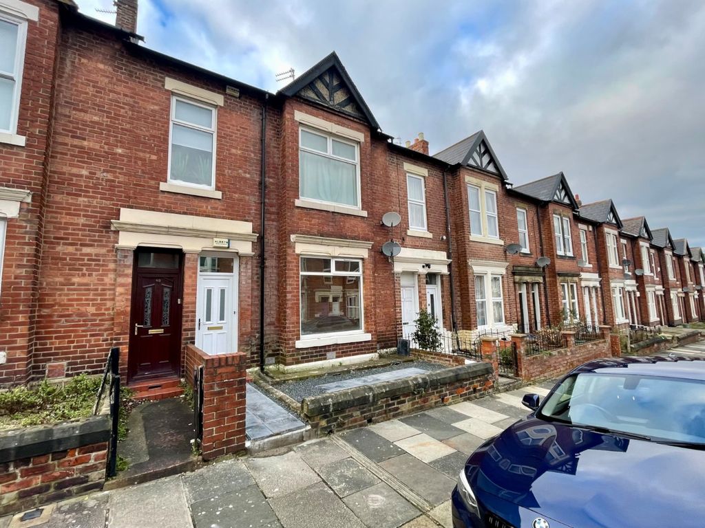 2 bed flat to rent in Sandringham Road, Gosforth, Newcastle Upon Tyne, Tyne And Wear NE3, £900