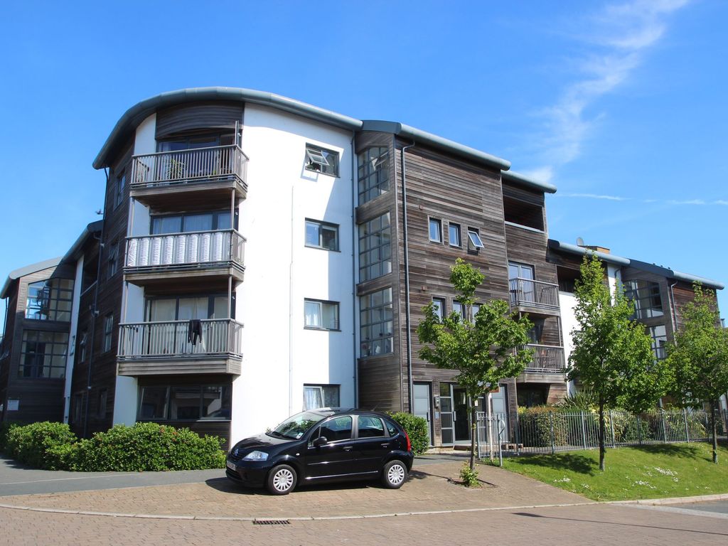 2 bed flat for sale in Endeavour Court, Stoke, Plymouth PL1, £160,000