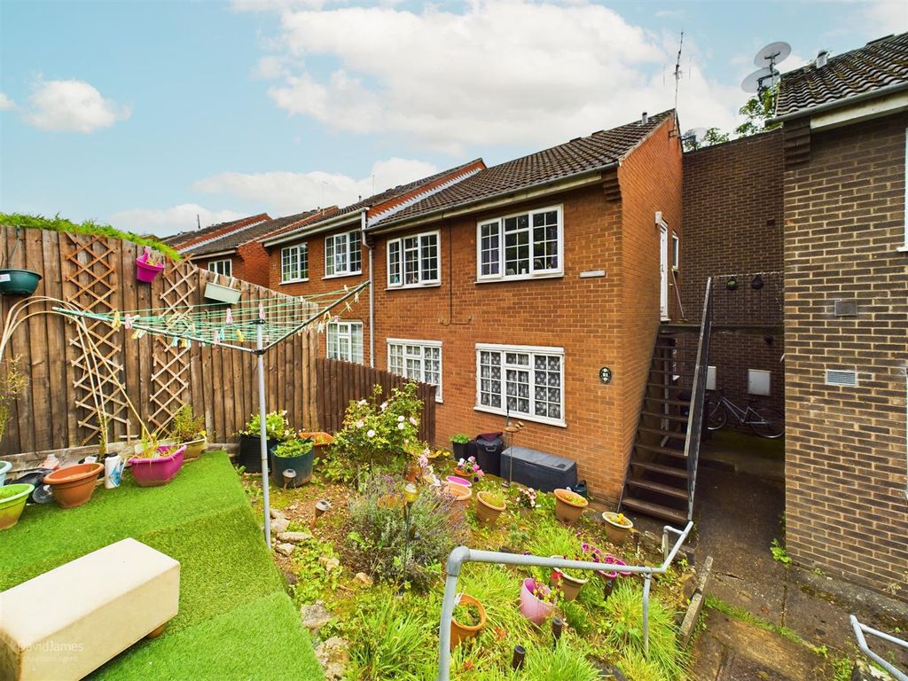 2 bed for sale in Elwes Lodge, Whimsey Park, Carlton