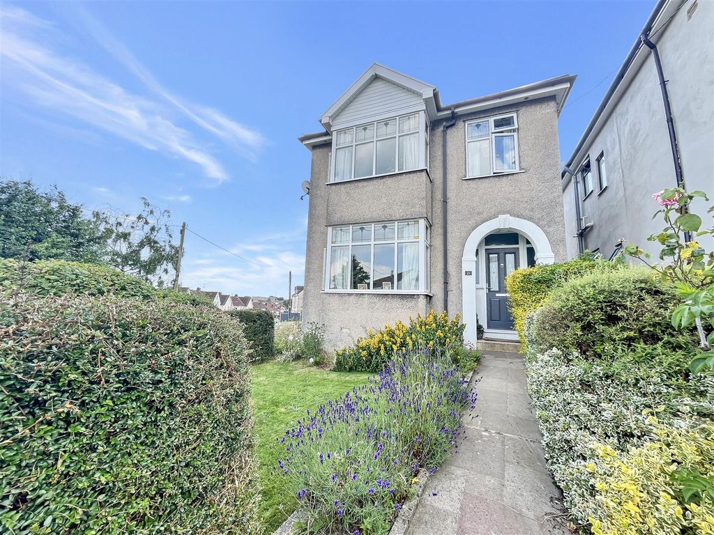 3 bed detached house for sale in Chase Road, Kingswood, Bristol BS15, £
