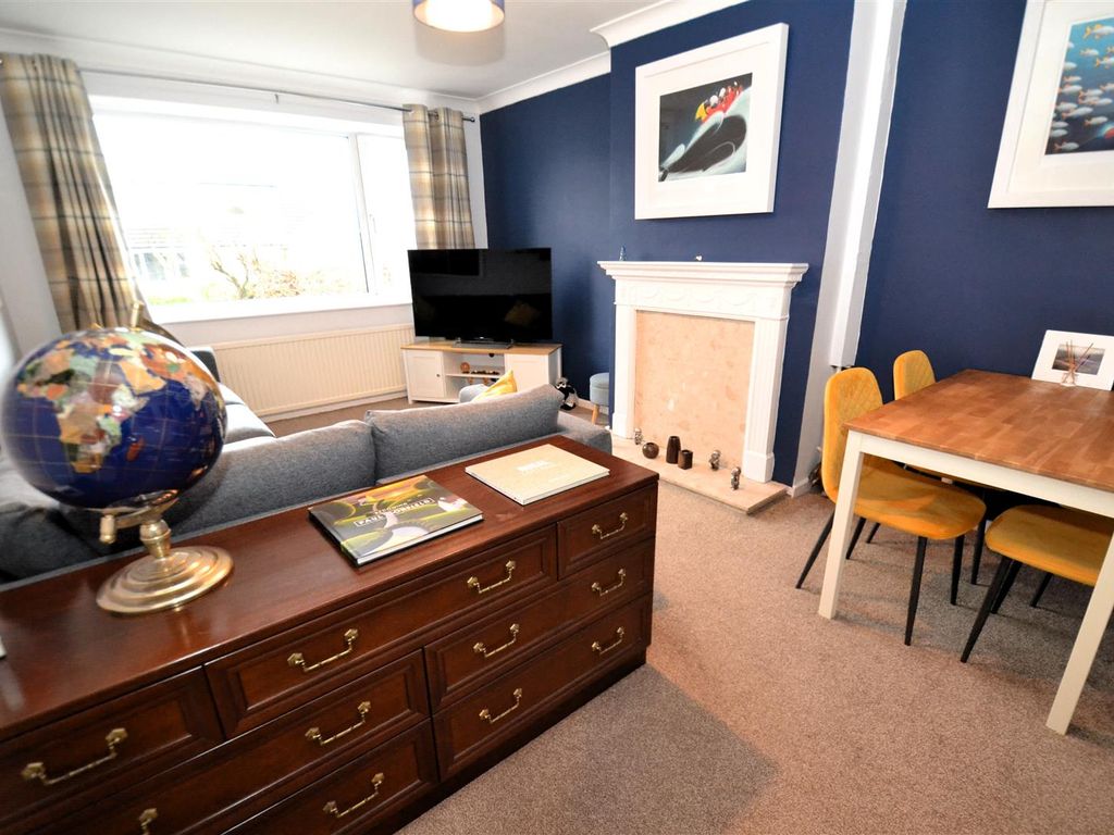 3 bed semidetached bungalow for sale in Foxhill Drive, Queensbury