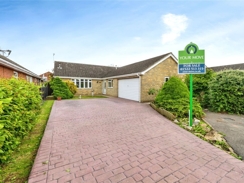 4 bed bungalow for sale in Pelham Close, Sudbrooke, Lincoln