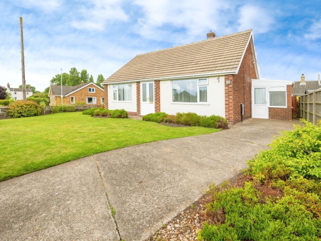 2 bed detached bungalow for sale in Low Church Road, Middle Rasen ...
