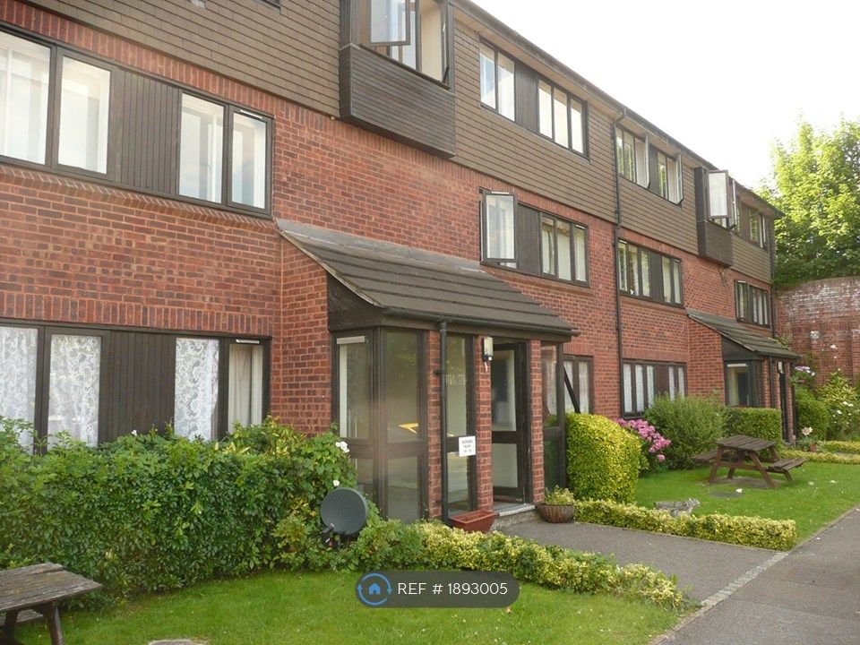 2 bed flat to rent in Norden Road, Maidenhead SL6, £1,295 pcm Zoopla