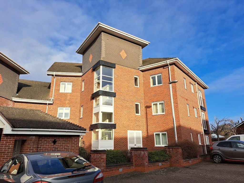 2 bed flat to rent in Bickerstaff Court, Wellington, Telford