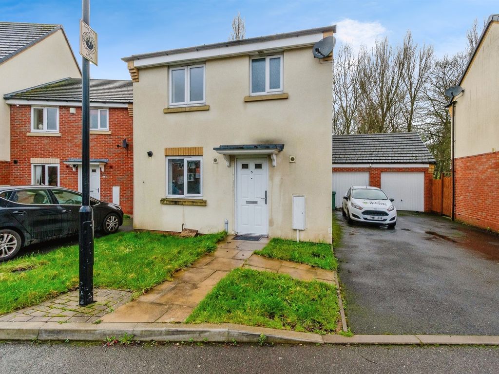 3 bed detached house for sale in Penmire Grove, Walsall WS4, £240,000