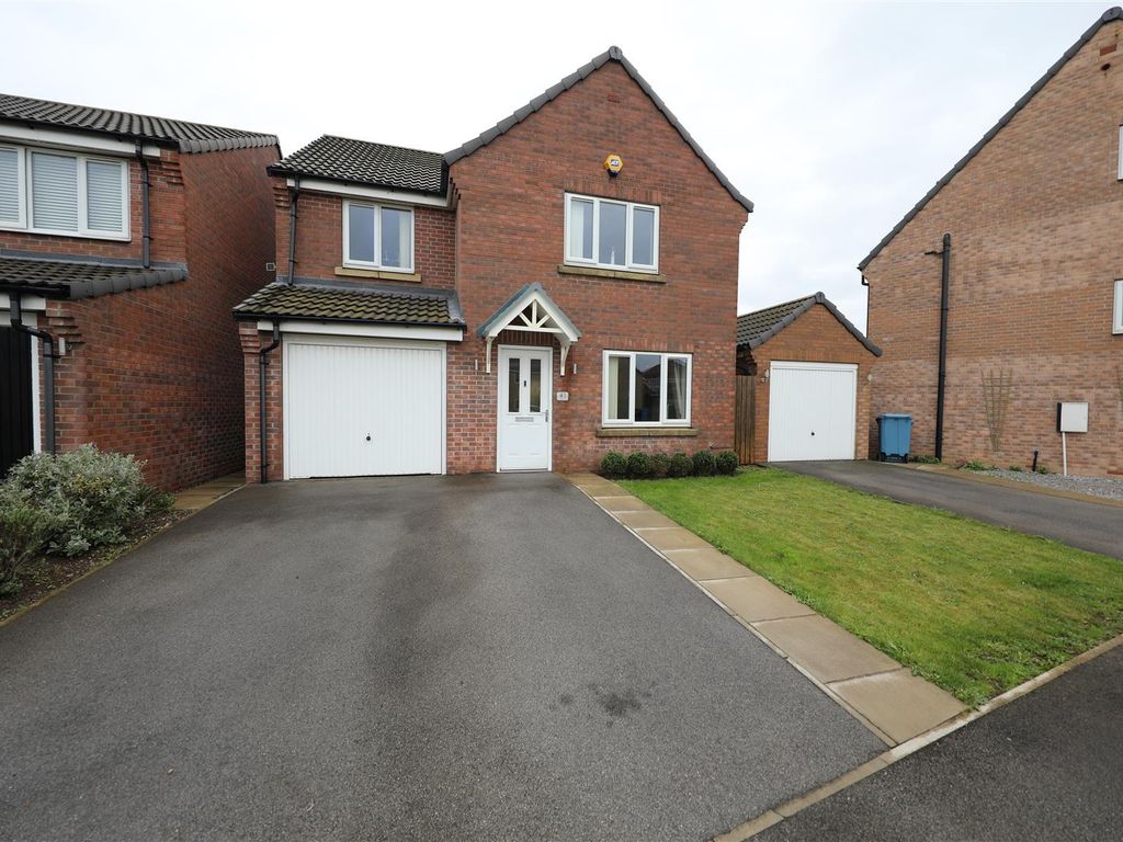 4 bed detached house for sale in Chartwell Gardens, Kingswood, Hull HU7, £245,000 Zoopla