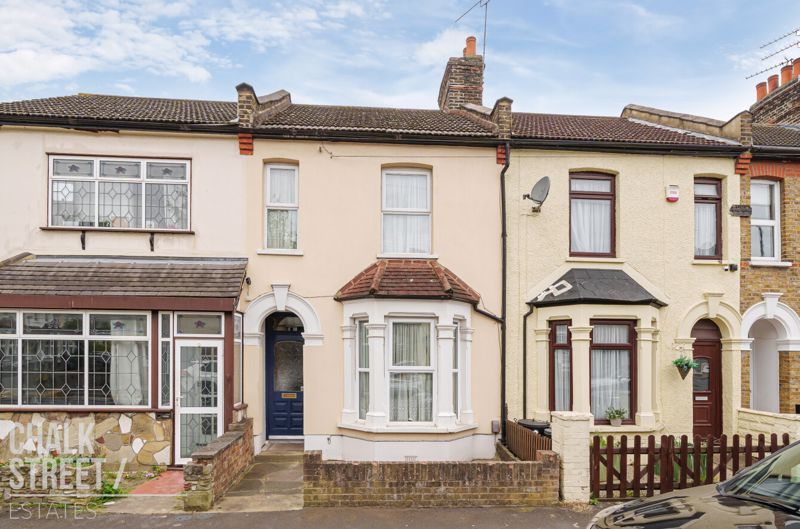 3 bed terraced house for sale in Kensington Road, Romford RM7, £400,000