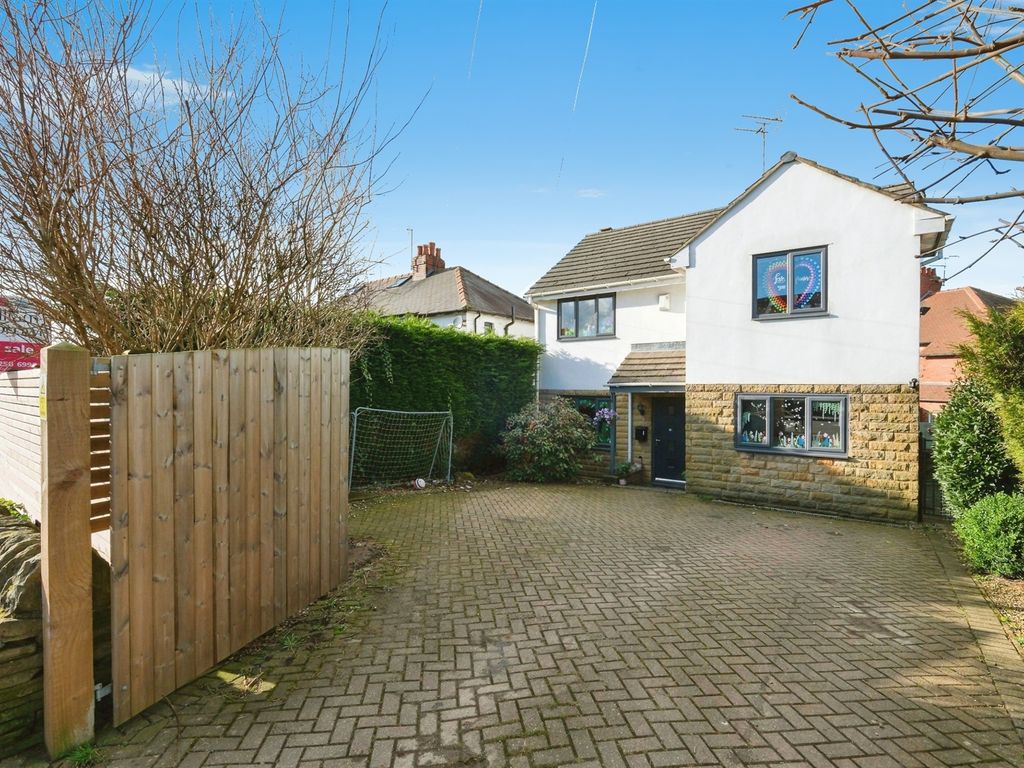 3 bed detached house for sale in Harrogate Road, Rawdon, Leeds LS19, £