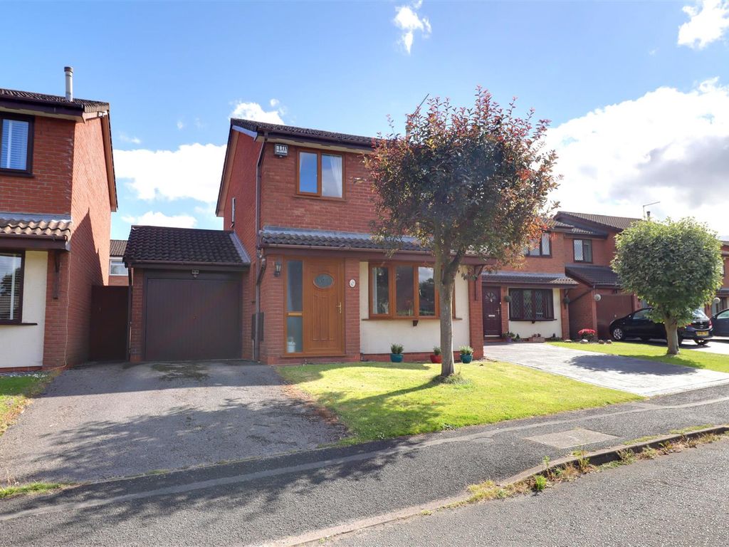 3 bed detached house for sale in Charlcote Crescent, Crewe CW2, £
