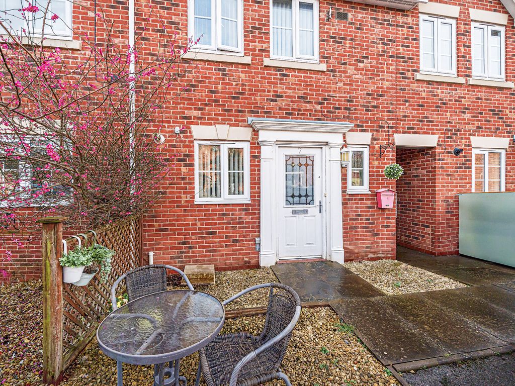 2 bed terraced house for sale in Kirkby Gardens, Warndon, Worcester WR4