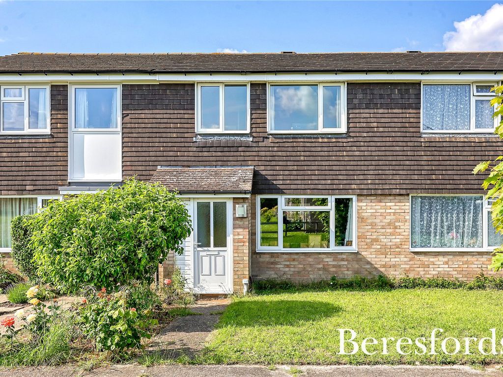 3 bed terraced house for sale in Noakes Avenue, Chelmsford CM2, £