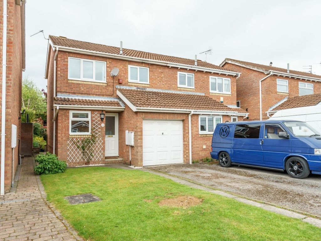 2 bed semidetached house for sale in Carron Crescent, Woodthorpe, York