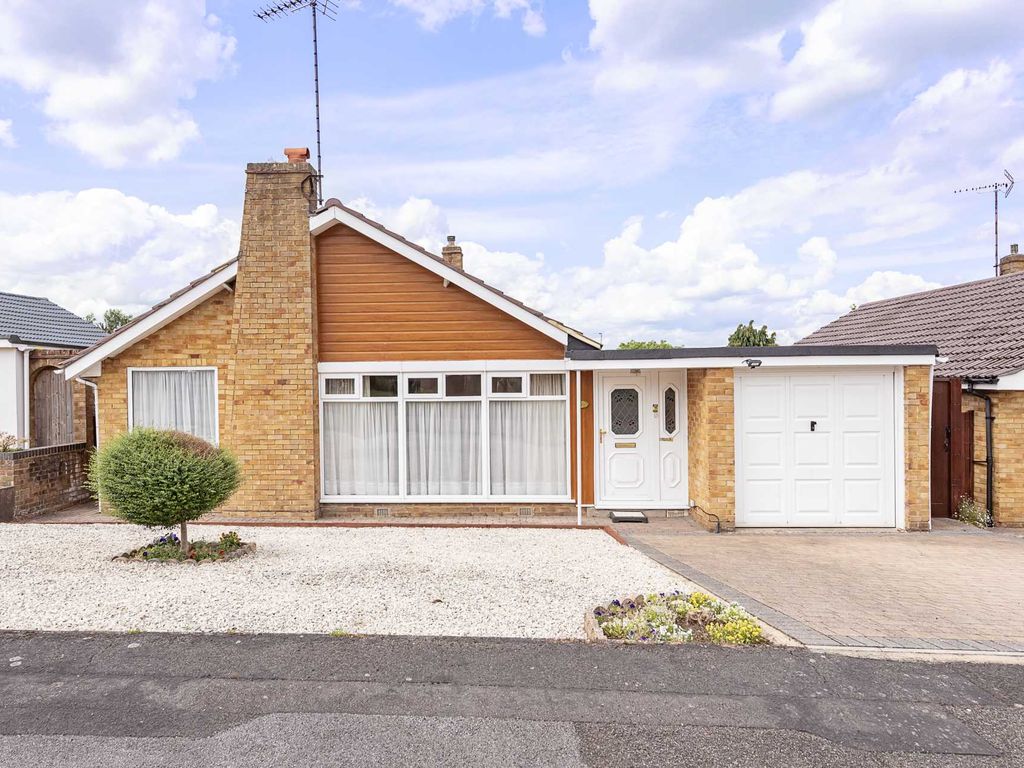 4 bed detached bungalow for sale in Hobsons Walk, Tring HP23 Zoopla