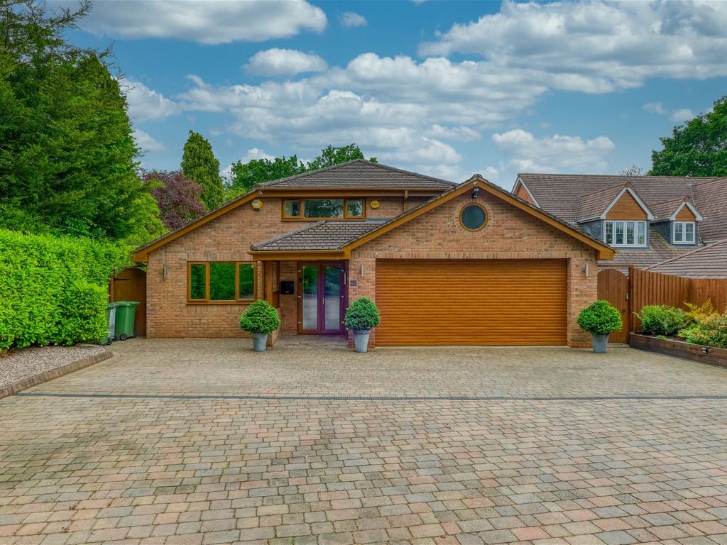4 bed bungalow for sale in Lowbrook Lane, Tidbury Green, Solihull B90