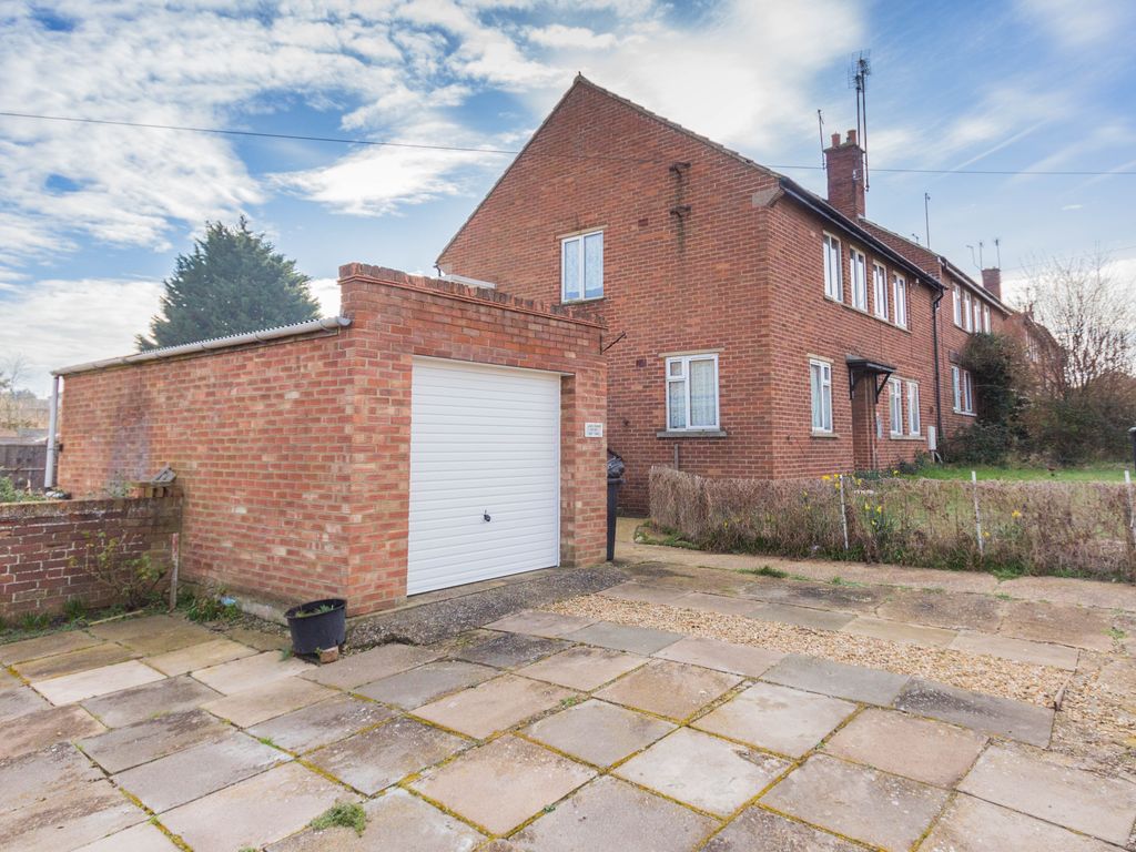 2 bed flat for sale in John Street, Thrapston, Kettering NN14 Zoopla