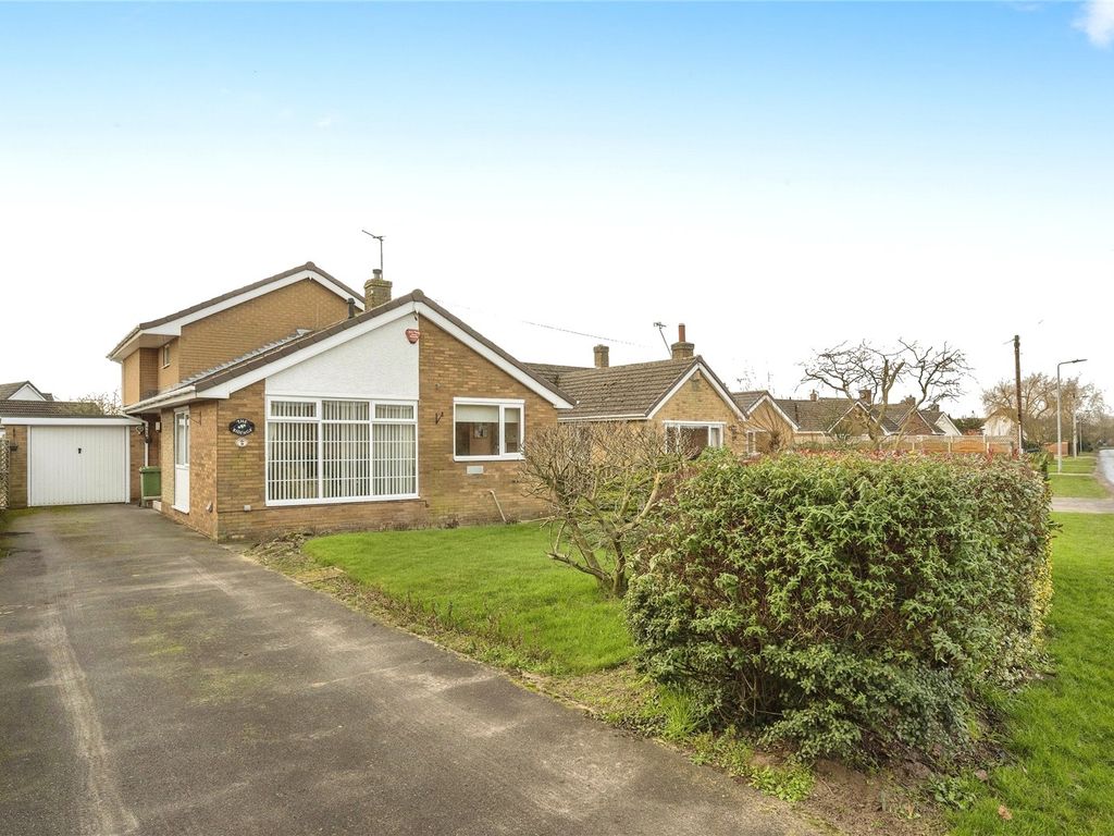 5 bed detached house for sale in Cove Road, Westwoodside, Doncaster