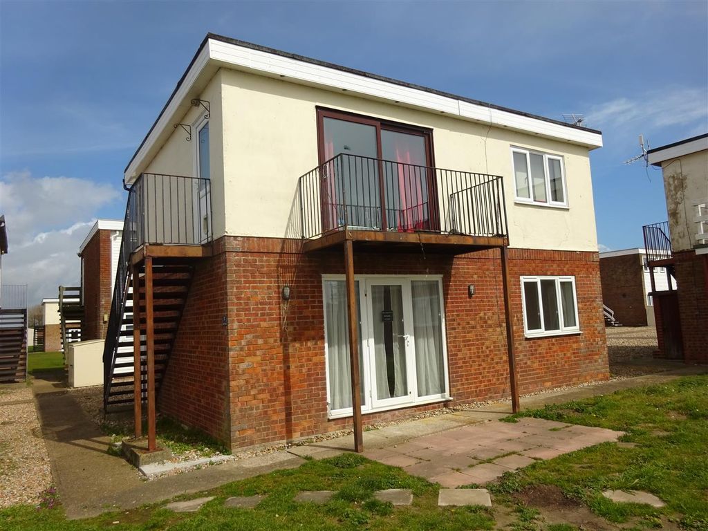 2 bed flat for sale in The Parade, Greatstone, New Romney TN28 Zoopla