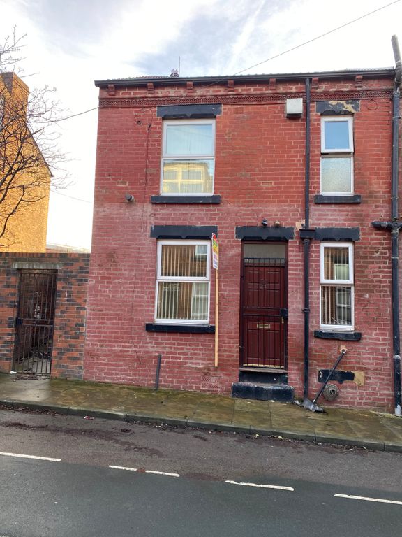 1 bed terraced house for sale in Gledhow Mount, Leeds LS8, £99,000 Zoopla