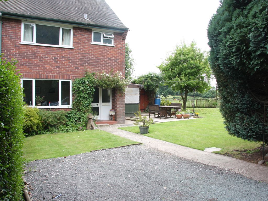 3 bed semidetached house to rent in Billington Bank, Stafford