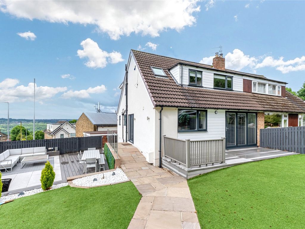 4 bed bungalow for sale in Well Close, Rawdon, Leeds, West Yorkshire