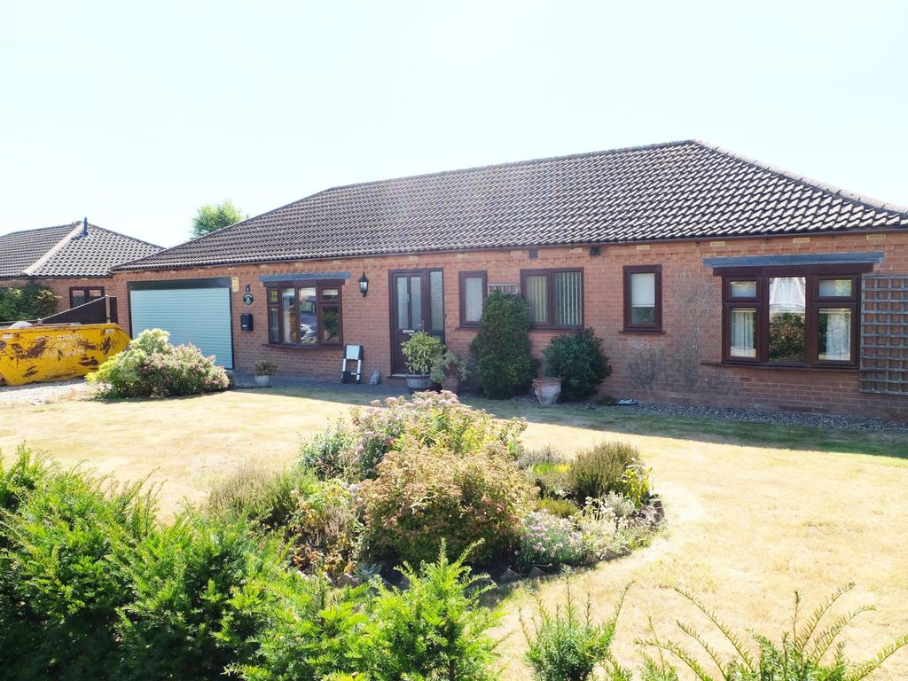 3 bed detached bungalow for sale in Green Lane, Woodhall Spa, Lincs