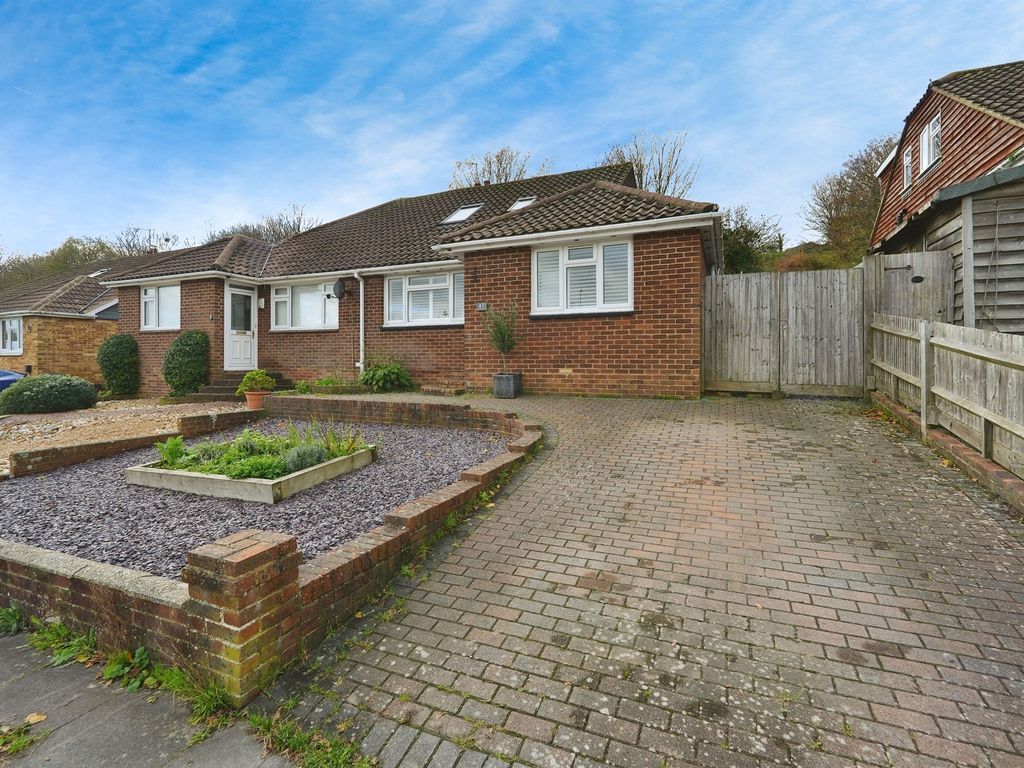 5 bed semidetached house for sale in Elvin Crescent, Rottingdean