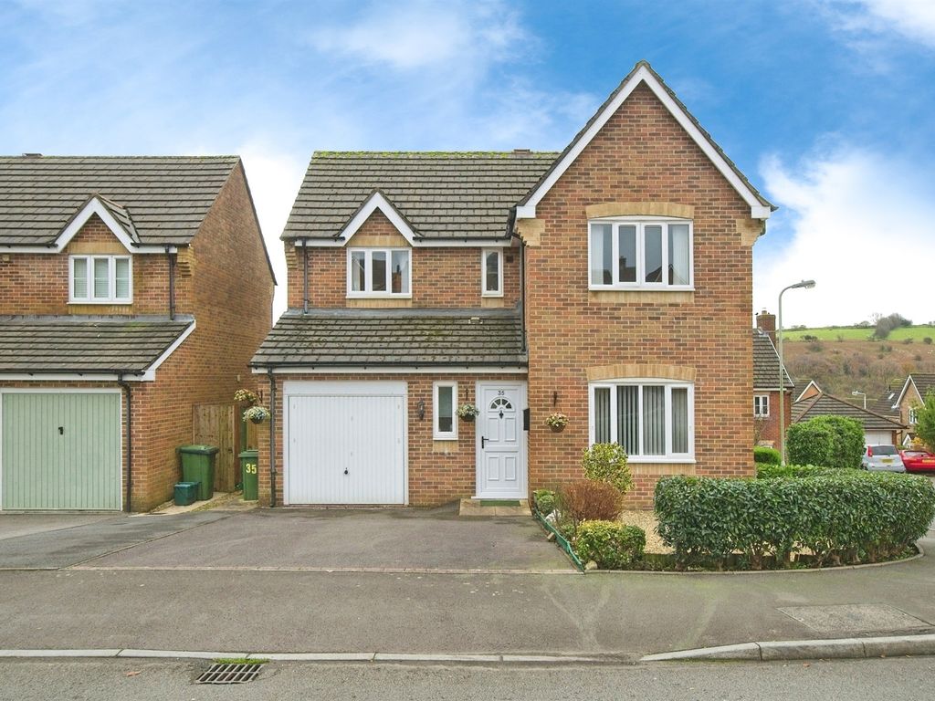 4 bed detached house for sale in Beech Wood Drive, Tonyrefail, Porth