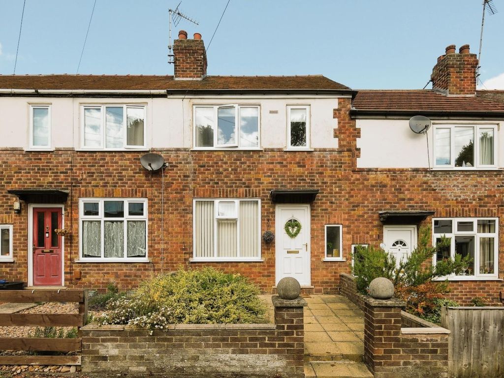 2 bed property for sale in Queens Road, Knaresborough HG5, £175,000