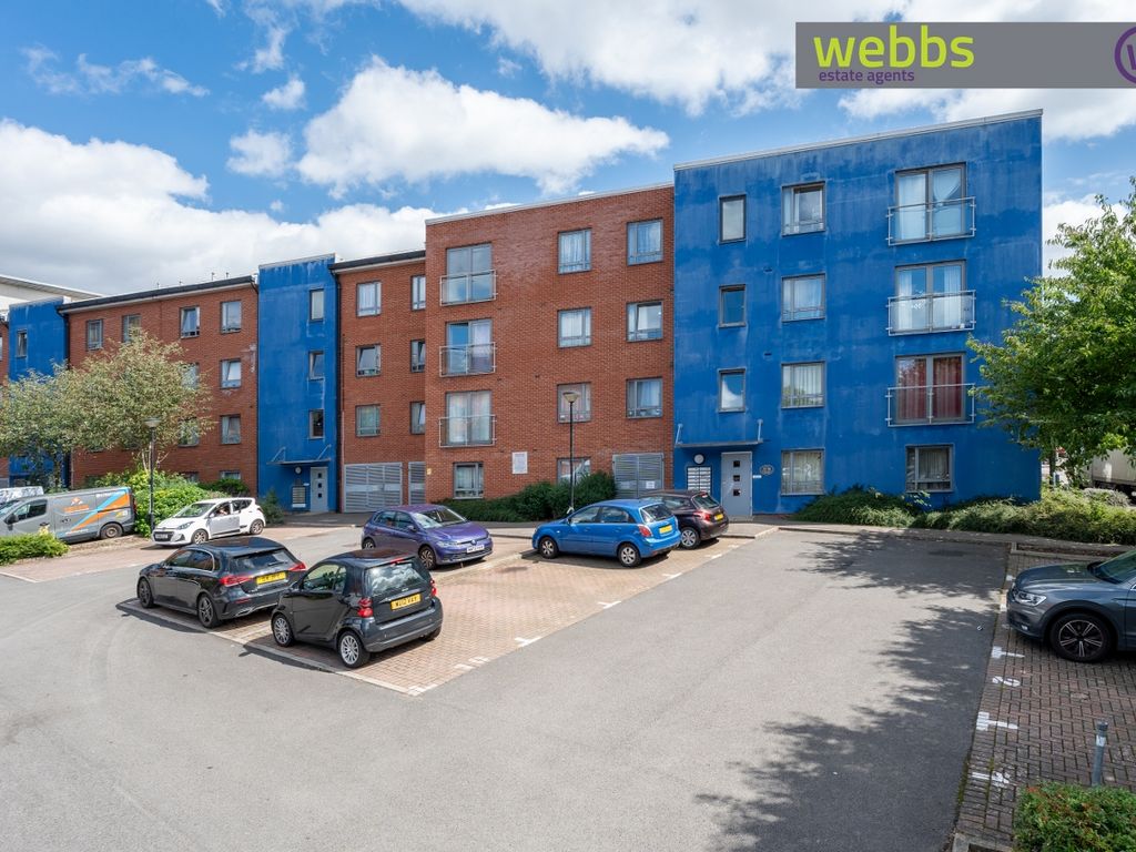 2 bed flat for sale in Harkness Court, Cleeve Way, Sutton, Surrey SM1