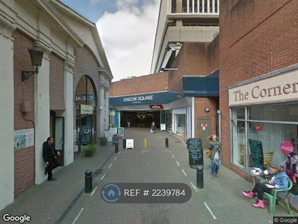 2 bed flat to rent in Albert Court, Torquay TQ1, £900 pcm Zoopla