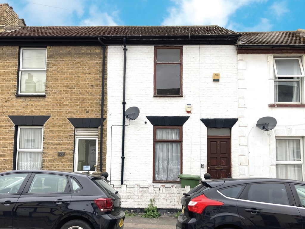 3 bed terraced house for sale in Saxton Street, Gillingham ME7, £