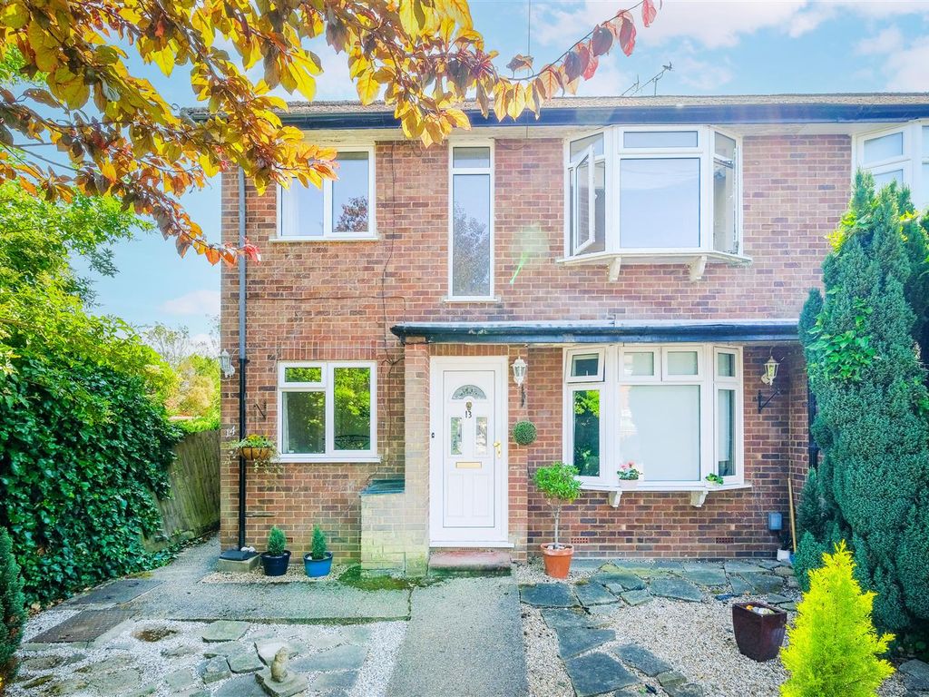 2 bed to rent in Algers Mead, Loughton IG10 Zoopla