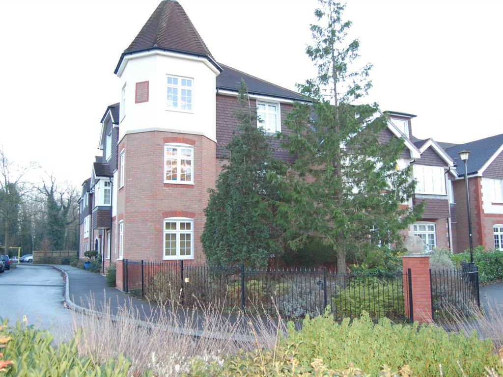 2 bed flat for sale in Brighton Road, Addlestone KT15, £325,000 Zoopla