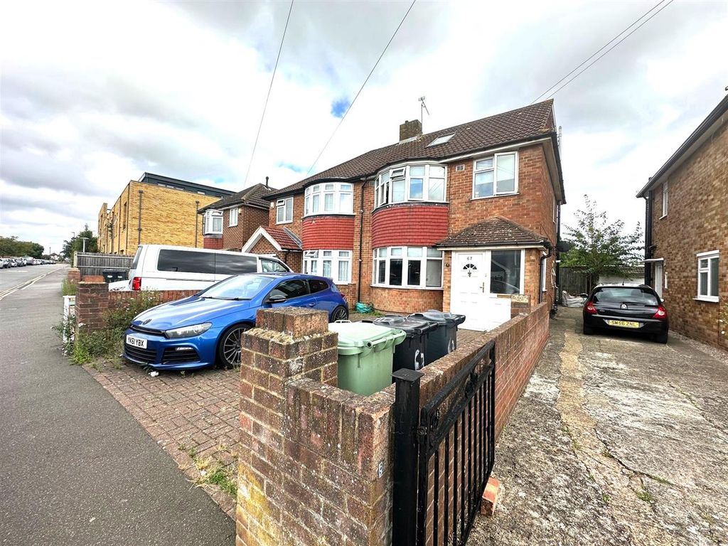 4 bed semidetached house for sale in Southville Road, Feltham TW14, £
