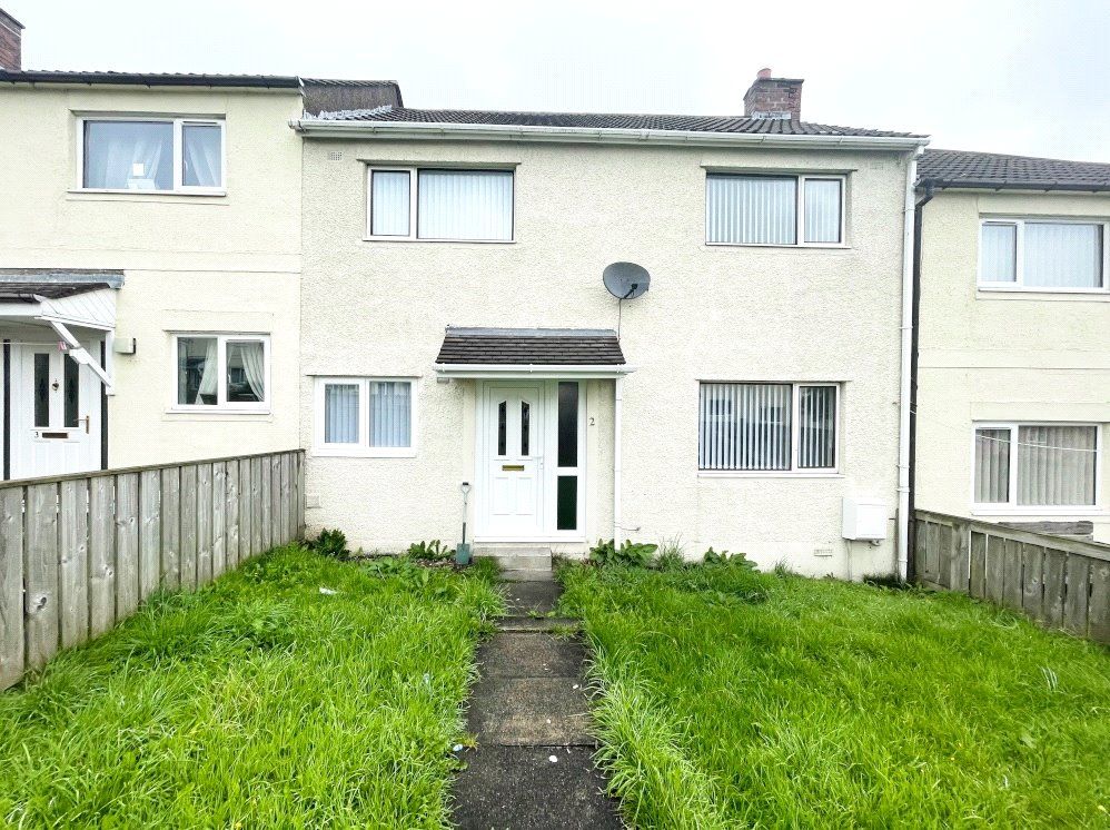 3 bed terraced house for sale in Kirkfield Gardens, Catchgate, County