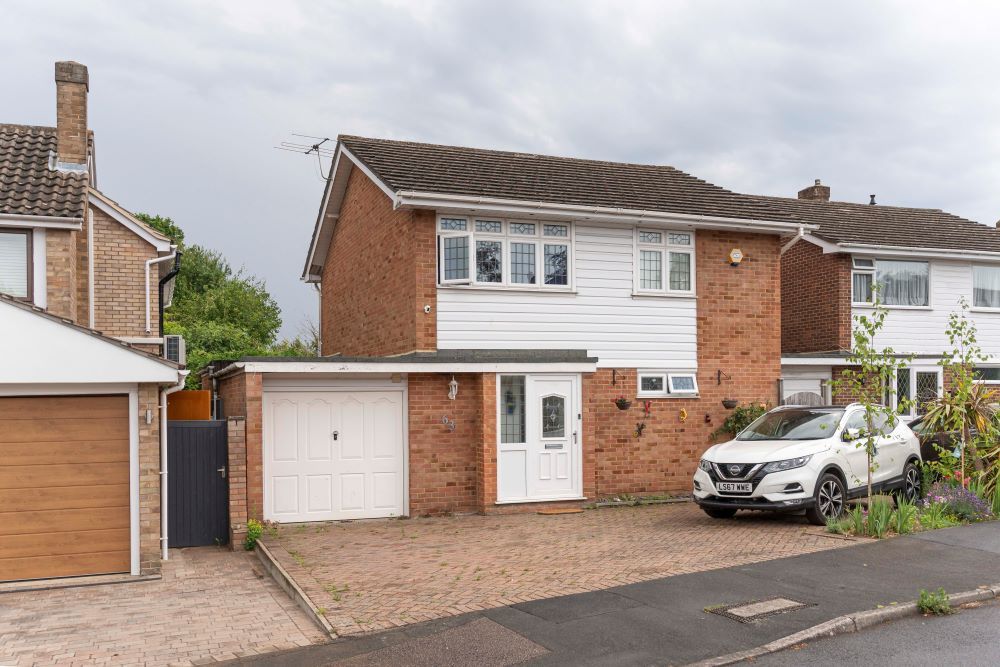 3 bed detached house for sale in Waverley Drive, Chertsey KT16 Zoopla