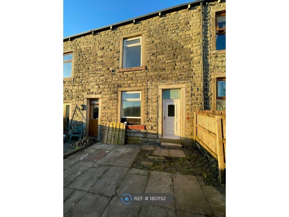 3 bed terraced house to rent in Pine Street, Bacup OL13, £750 pcm Zoopla