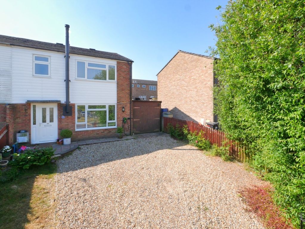 3 bed end terrace house for sale in Observatory View, Hailsham BN27