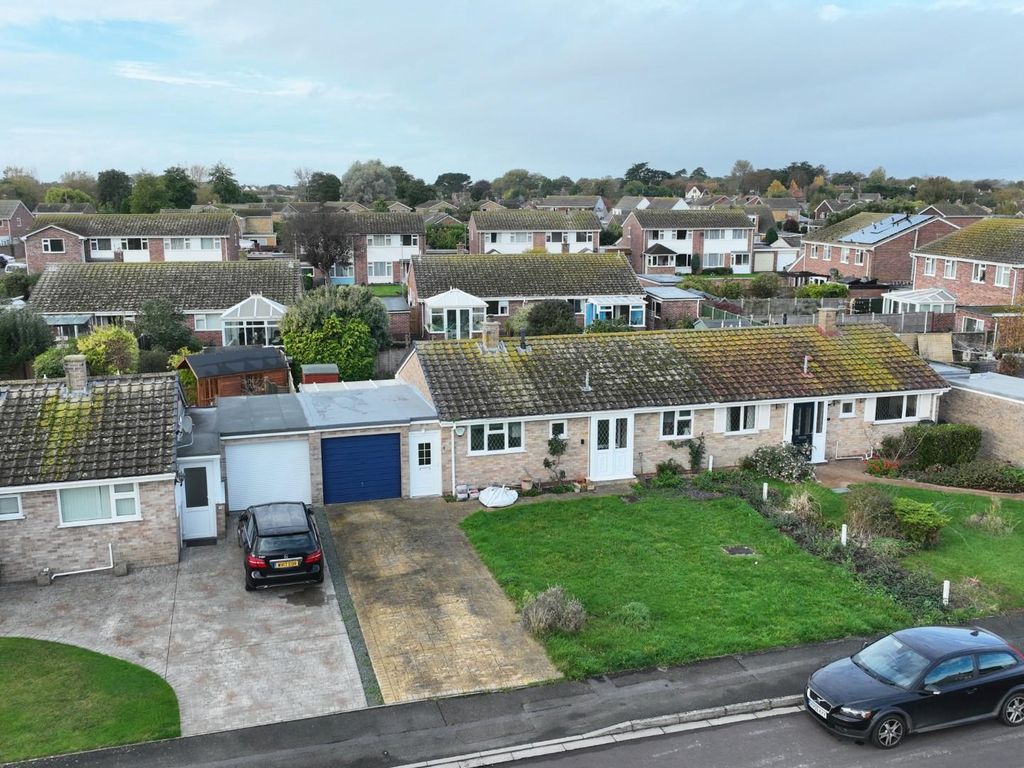 2 bed semidetached bungalow for sale in Atyeo Close, BurnhamOnSea