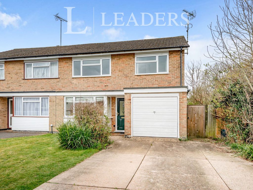 3 bed semidetached house to rent in Millfield, Southwater, Horsham