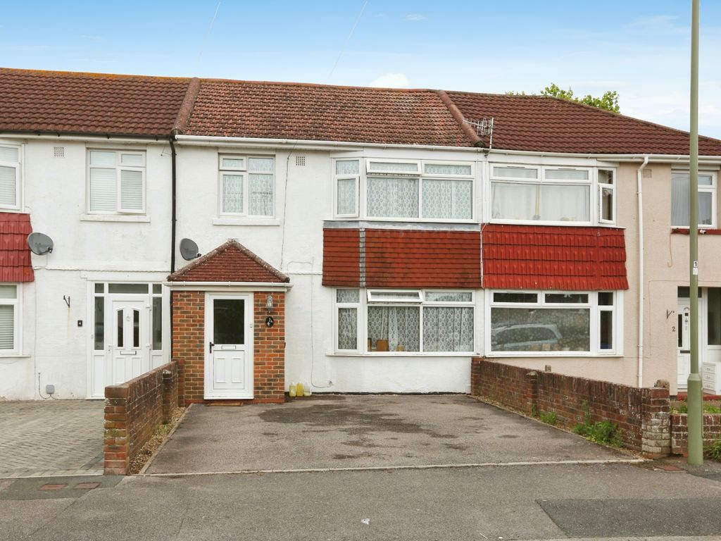3 bed terraced house for sale in Fairfield Avenue, Fareham, Hampshire