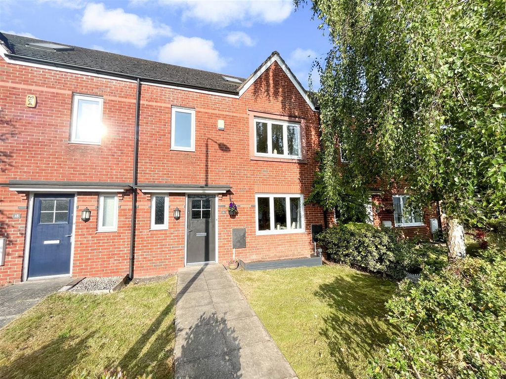 4 bed town house for sale in Over Ashberry, West Timperley, Altrincham