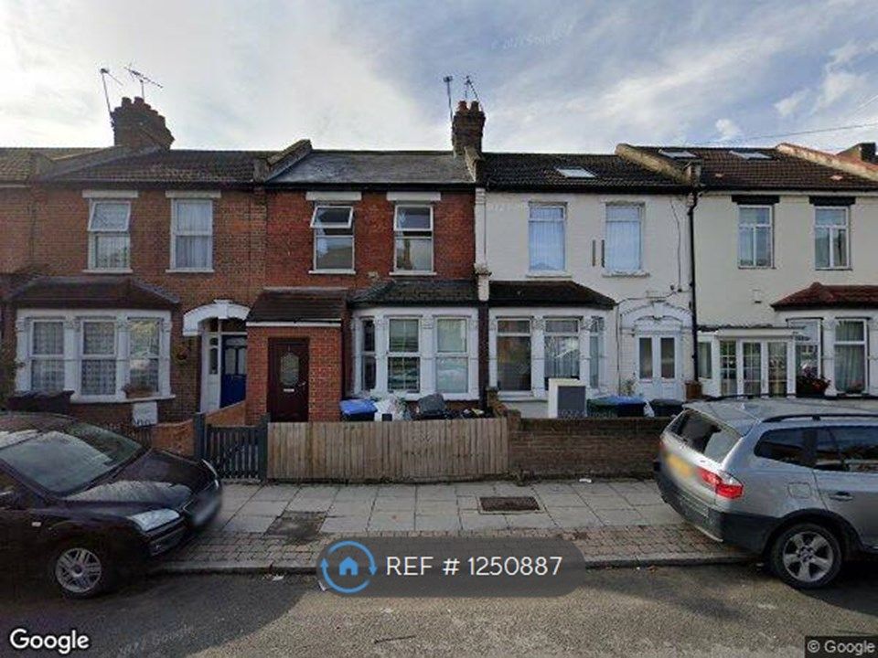 4 bed terraced house to rent in Lincoln Road, Enfield EN3 Zoopla