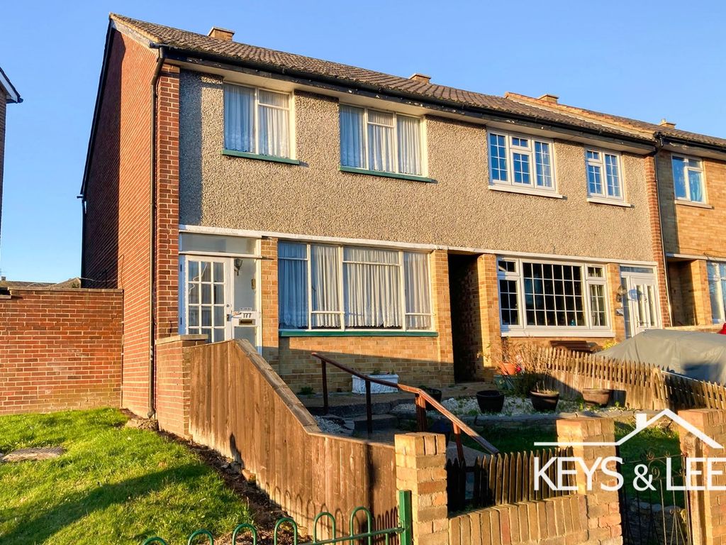 3 bed end terrace house for sale in Highfield Road, Collier Row