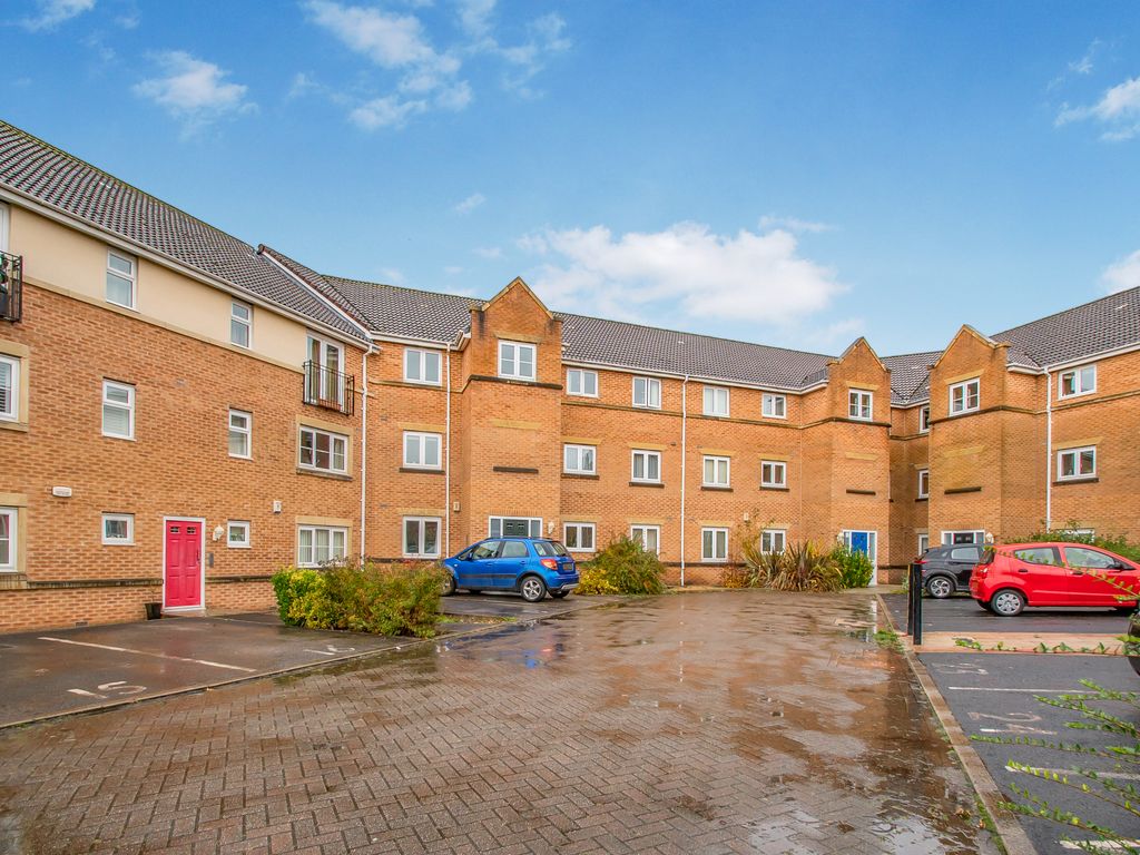 2 bed flat for sale in Kirkhill Grange, Bolton BL5, £122,000 Zoopla