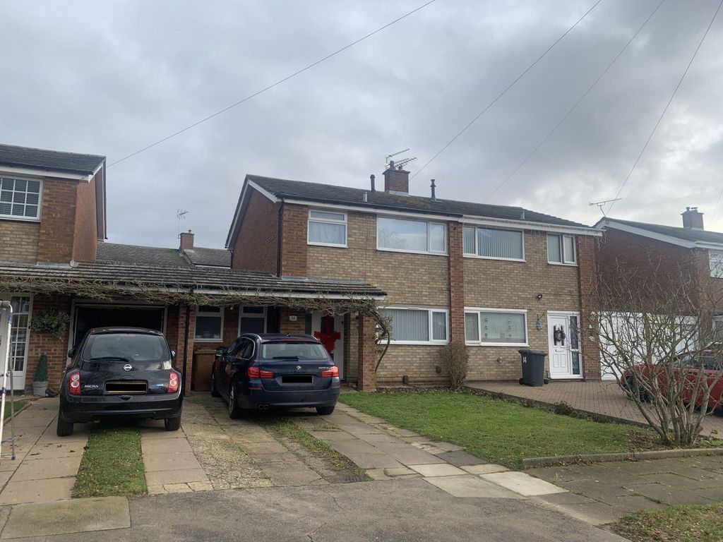 3 bed semidetached house to rent in Kempton Close, Ipswich IP1, £1,250