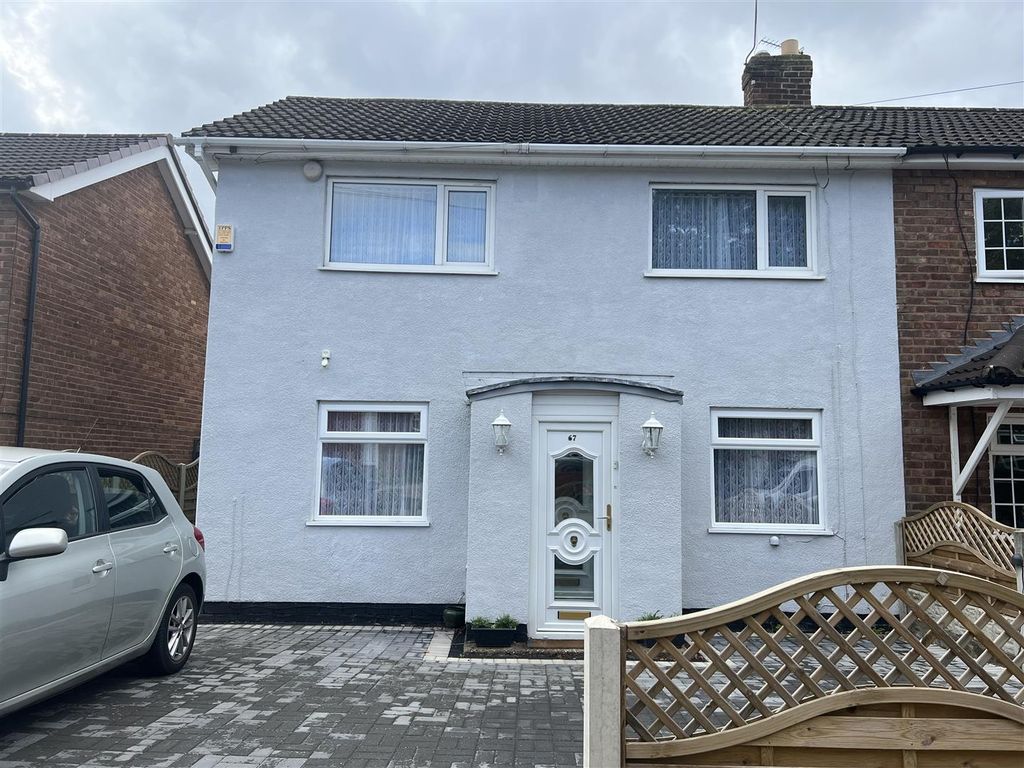 3 bed semidetached house to rent in Larchwood Road, Walsall WS5, £
