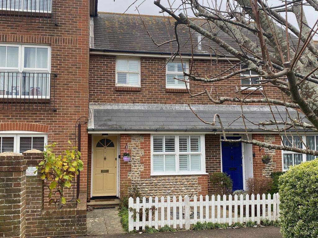 2 bed terraced house to rent in Parkside, Worthing BN11, £1,350 pcm